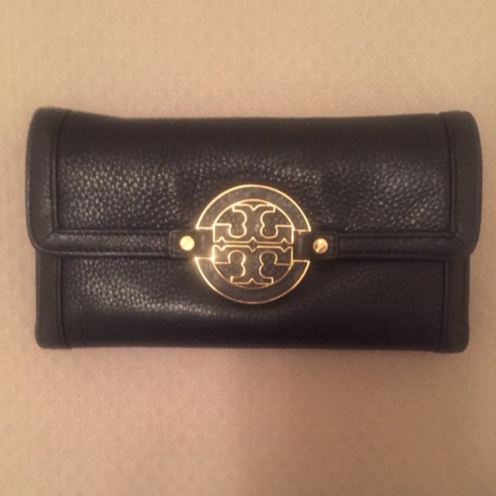 Tory Burch Amanda Checkbook Wallet